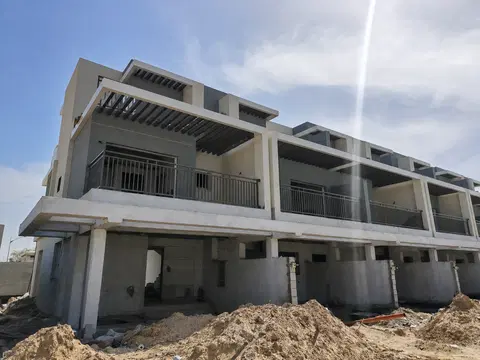 Ход строительства Damac Hills (2) - Violet, Damac Hills 2 — 14 апреля 2026, готовность 85.44%, снимок 2 из 12