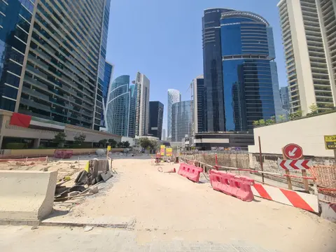 77s, Business Bay construction progress — 18 June 2026, 13.69% complete, photo 4 of 10