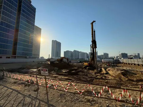 Ход строительства A 99, DubaiLand Residence Complex — 1 мая 2024, готовность 0.32%, снимок 1 из 2