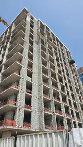 Ход строительства A 99, DubaiLand Residence Complex — 8 апреля 2026, готовность 42.33%, снимок 2 из 7