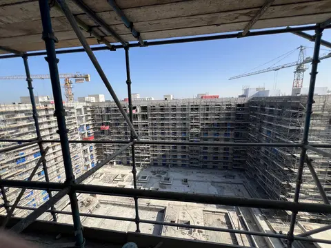Ход строительства Symphony, Town Square — 15 декабря 2025, готовность 56.85%, снимок 6 из 8