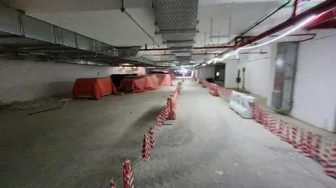 Azizi Venice 3, Azizi Venice construction progress — 6 January 2026, 70.47% complete, photo 8 of 10