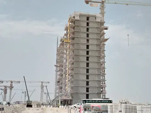 Azizi Venice 4, Azizi Venice construction progress — 16 July 2025, 47.85% complete, photo 2 of 8