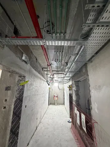 The Crestmark, Business Bay construction progress — 23 April 2026, 43.63% complete, photo 2 of 14