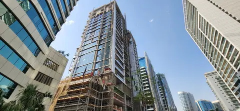 Ход строительства The Crestmark, Business Bay — 7 августа 2026, готовность 61,18%, снимок 1 из 10