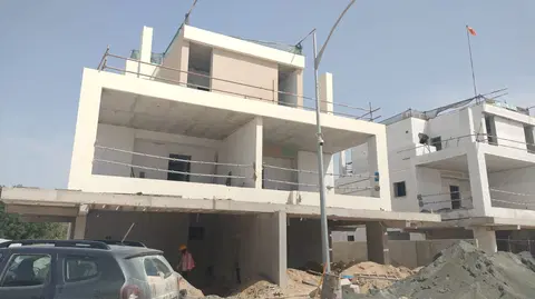Damac Hills (2) - Park Greens 3, Damac Hills 2 construction progress — 12 May 2026, 33.11% complete, photo 3 of 9