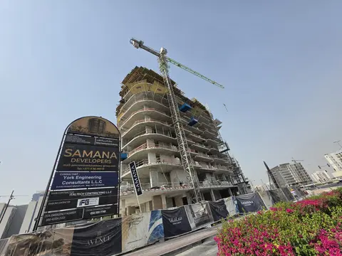 Samana Avenue, DubaiLand Residence Complex construction progress — 1 October 2026, 31.79% complete, photo 3 of 7