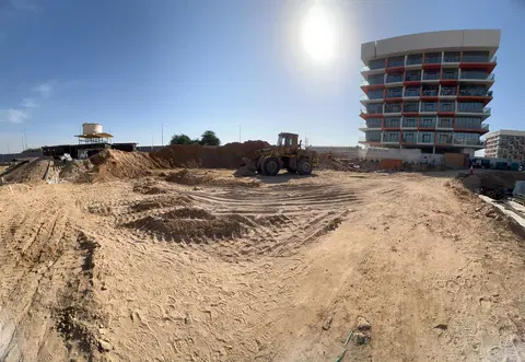 Ход строительства The Corner, DubaiLand Residence Complex — 10 декабря 2024, готовность 2.20%, снимок 2 из 5