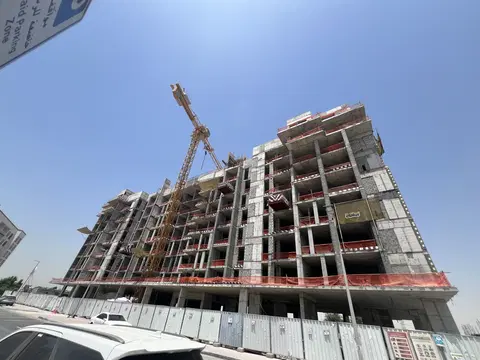 Ход строительства The Corner, DubaiLand Residence Complex — 1 июня 2026, готовность 37,69%, снимок 2 из 6