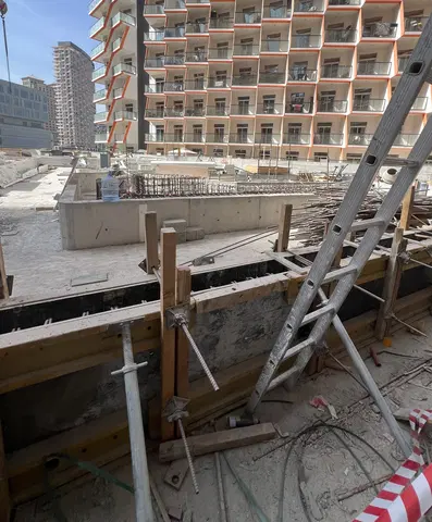 Adeba Azizi, Al Jaddaf construction progress — 9 December 2025, 56.20% complete, photo 2 of 7