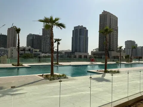 Binghatti Phoenix, JVC District 13 construction progress — 15 October 2025, 100.00% complete, photo 2 of 19