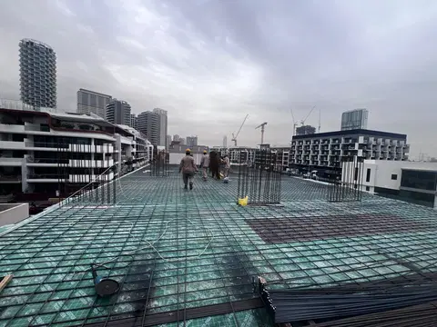 Ход строительства Sunset Grove Homes, JVC District 15 — 28 апреля 2026, готовность 27,79%, снимок 4 из 7