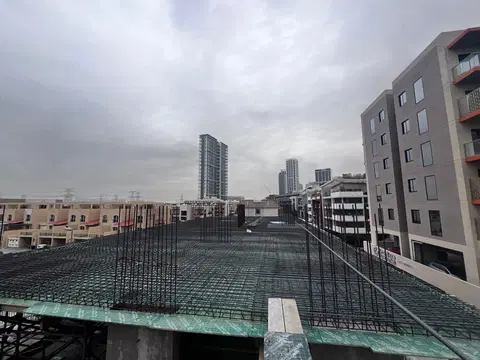 Ход строительства Sunset Grove Homes, JVC District 15 — 28 апреля 2026, готовность 27,79%, снимок 3 из 7