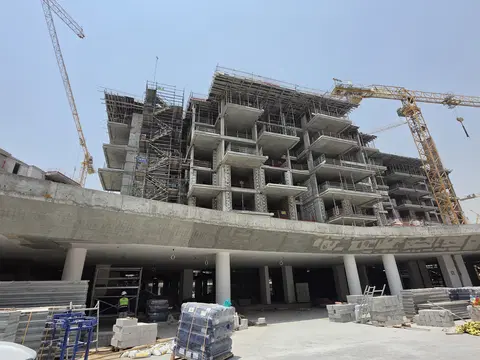 Ход строительства Serra, Ghaf Woods — 17 августа 2026, готовность 42,05%, снимок 1 из 7