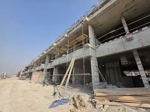 Ход строительства Nad Al Sheba Gardens Phase 5, Nad Al Sheba 1 — 12 августа 2026, готовность 37,53%, снимок 6 из 8