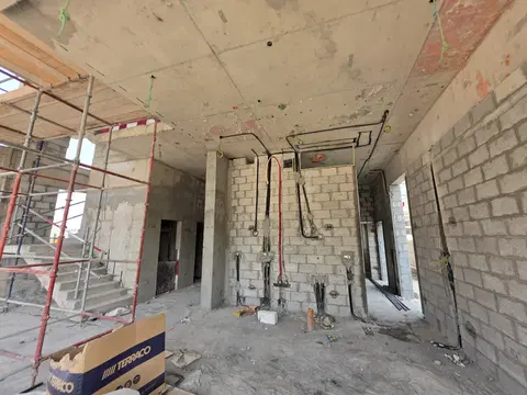 Ход строительства Nad Al Sheba Gardens Phase 5, Nad Al Sheba 1 — 12 августа 2026, готовность 37,53%, снимок 2 из 8