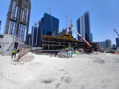 One by Binghatti, Business Bay construction progress — 27 May 2025, 23.56% complete, photo 5 of 6