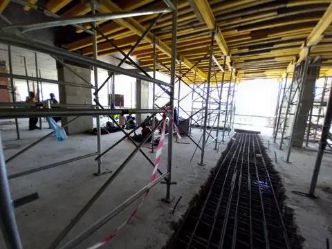 One by Binghatti, Business Bay construction progress — 27 May 2025, 23.56% complete, photo 3 of 6