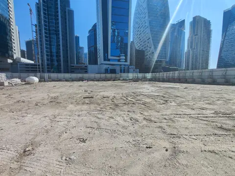 Bayz 102 by Danube, Business Bay construction progress — 24 December 2025, 4.66% complete, photo 2 of 3