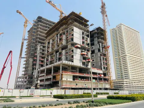 Time 3, DubaiLand Residence Complex construction progress — 27 March 2026, 32.70% complete, photo 2 of 5