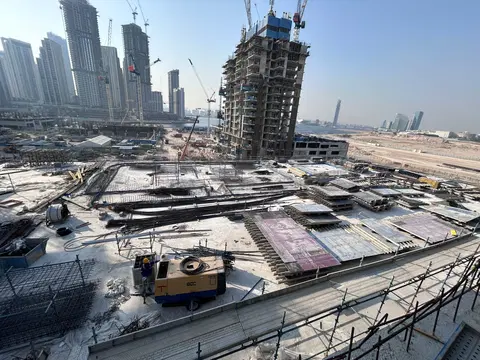 Altus, Dubai Creek Harbour construction progress — 21 October 2025, 24.27% complete, photo 1 of 7
