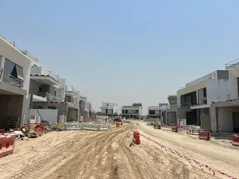 Ход строительства Mohammed Bin Rashid Al Maktoum City -District One West - Phase 2, District One West (Phase 2) — 14 июля 2026, готовность 40,91%, снимок 1 из 9