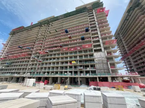 Ход строительства Azizi Venice 13, Azizi Venice — 22 апреля 2026, готовность 40,33%, снимок 8 из 10