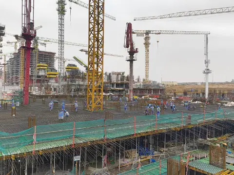 Azizi Venice 12, Azizi Venice construction progress — 22 April 2026, 15.29% complete, photo 2 of 6