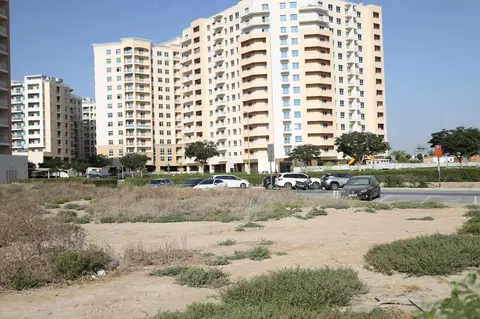 Empire Lake Views, Liwan construction progress — 19 December 2028, 0.00% complete, photo 1 of 2
