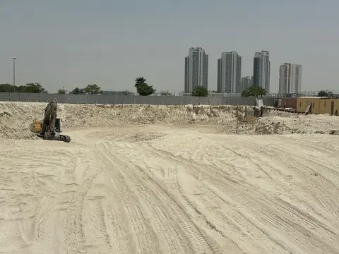 The First Collection At Dubai Studio City, Studio City construction progress — 25 June 2025, 2.06% complete, photo 2 of 4