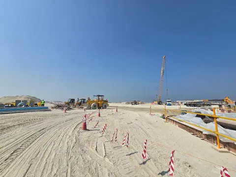 Jumeirah Residences Asora Bay, La Mer construction progress — 21 May 2026, 4.01% complete, photo 4 of 4