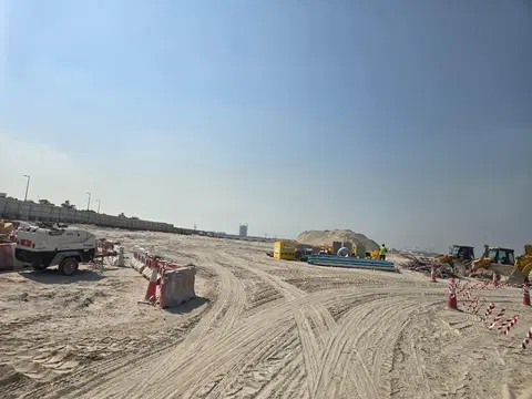 Jumeirah Residences Asora Bay, La Mer construction progress — 21 May 2026, 4.01% complete, photo 2 of 4
