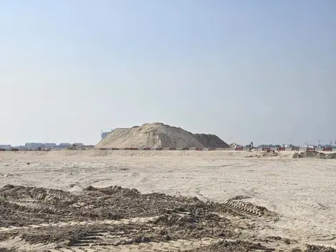 Jumeirah Residences Asora Bay, La Mer construction progress — 21 May 2026, 4.01% complete, photo 1 of 4