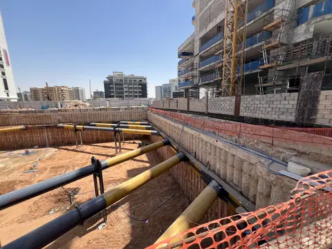 Floarea Oasis, DubaiLand Residence Complex construction progress — 5 May 2026, 3.70% complete, photo 3 of 3