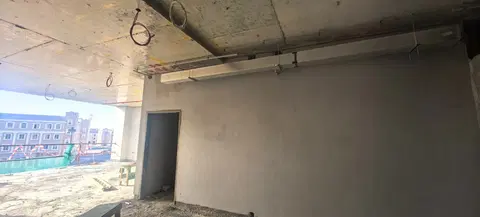 Ход строительства Tomorrow Commercial Tower, Dubai International City — 15 апреля 2026, готовность 33,21%, снимок 5 из 8