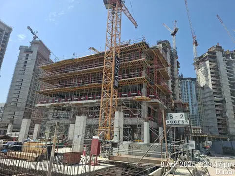 Azizi Riviera 50, Azizi Riviera construction progress — 8 April 2025, 28.64% complete, photo 1 of 2