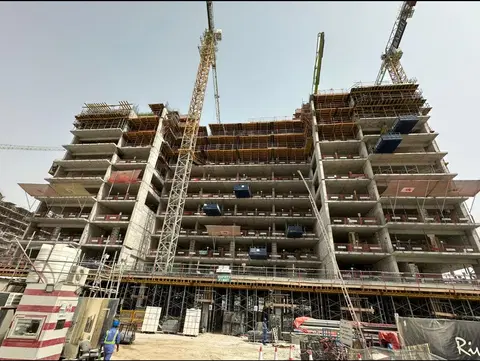 Ход строительства Azizi Riviera 53, Azizi Riviera — 18 августа 2025, готовность 29.41%, снимок 4 из 12