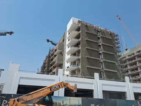 Azizi Riviera 62, Azizi Riviera construction progress — 12 September 2025, 56.60% complete, photo 6 of 14