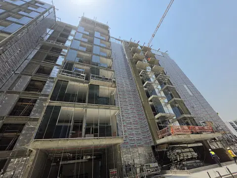 Ход строительства Roof Comfort, DubaiLand Residence Complex — 28 июля 2026, готовность 50,21%, снимок 6 из 10
