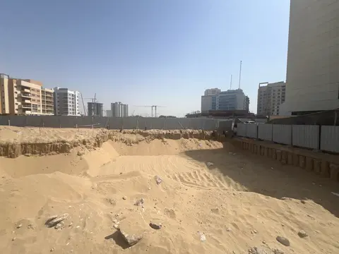 Ход строительства Marquis Vista, DubaiLand Residence Complex — 1 июля 2026, готовность 0,64%, снимок 3 из 5