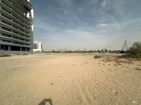 Ход строительства Al Waleed W.S 1, DubaiLand Residence Complex — 1 мая 2025, готовность 0.00%, снимок 1 из 2