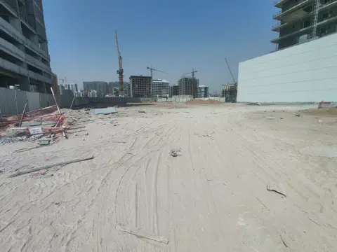 Ход строительства Forest City Tower 2, DubaiLand Residence Complex — 26 июня 2026, готовность 0,02%, снимок 2 из 3