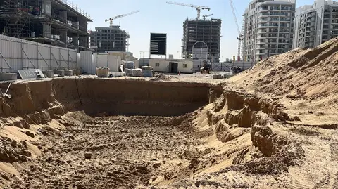 Ход строительства Arlington Park, DubaiLand Residence Complex — 8 апреля 2026, готовность 0.49%, снимок 1 из 2