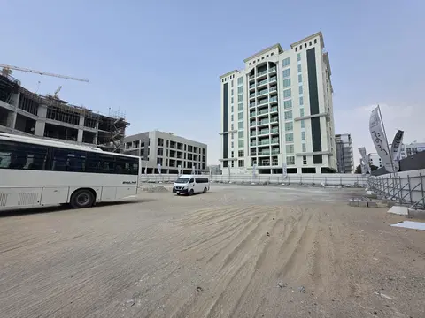 Ход строительства Weybridge Gardens 5, DubaiLand Residence Complex — 6 августа 2026, готовность 0,04%, снимок 2 из 4