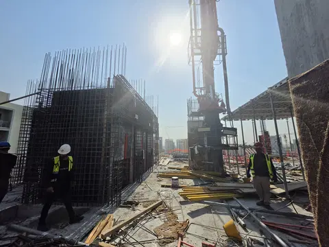 Azra Residence, DubaiLand Residence Complex construction progress — 21 September 2026, 27.51% complete, photo 6 of 7