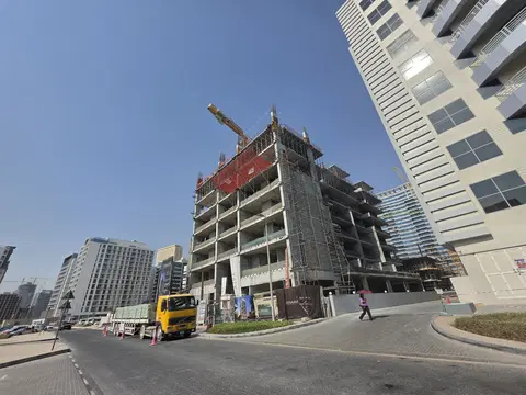 Azra Residence, DubaiLand Residence Complex construction progress — 21 September 2026, 27.51% complete, photo 4 of 7