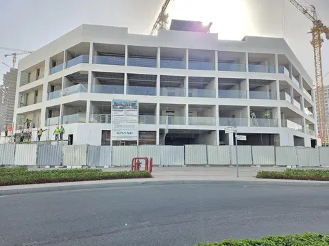 Ход строительства Lateral One, DubaiLand Residence Complex — 19 мая 2026, готовность 72,10%, снимок 5 из 7